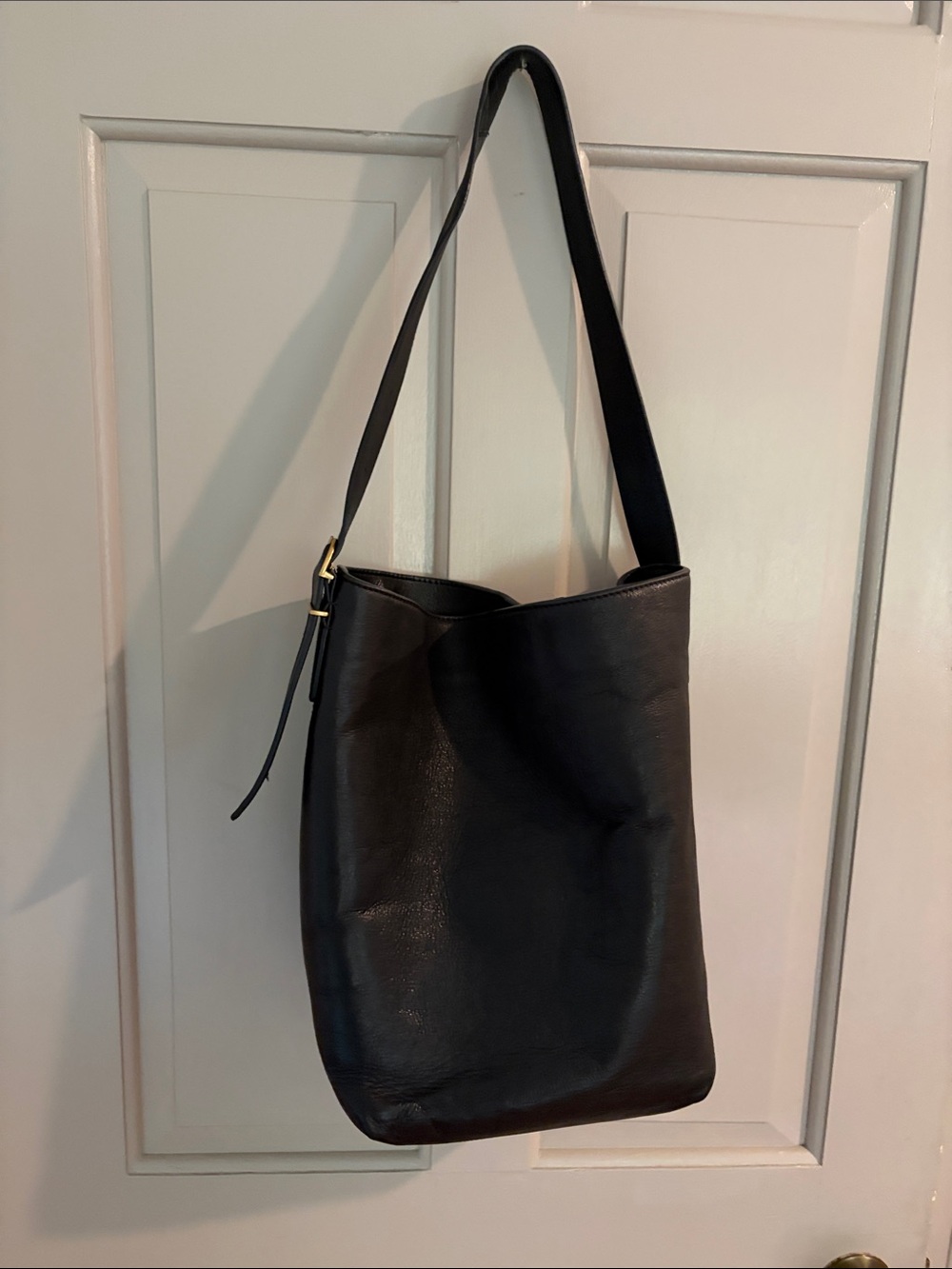 Classic Black Leather Bucket Bag - Timeless Tote